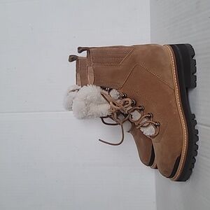 Marc Fisher Izzie Rounded toe Fur Tongue lugsole ankle booties - tan color SZ 7